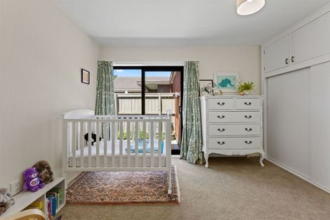 Photo of property in 2/114 Saint James Avenue, Papanui, Christchurch, 8053