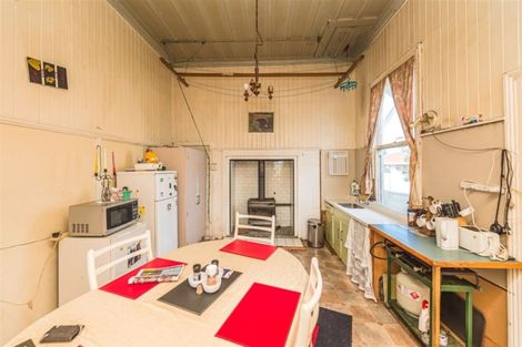 Photo of property in 9 Chester Street, Waverley, 4510