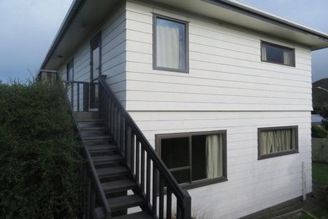 Photo of property in 32 Frobisher Street, Island Bay, Wellington, 6023