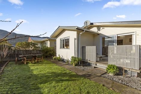 Photo of property in 8 Matthews Road, Wainuiomata, Lower Hutt, 5014