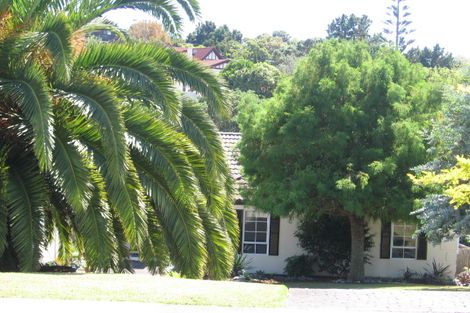 Photo of property in 51 Beulah Avenue, Rothesay Bay, Auckland, 0630