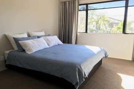 Photo of property in 87 Knights Road, Rothesay Bay, Auckland, 0630