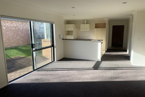 Photo of property in 21 Ashmere Lane, Weymouth, Auckland, 2103