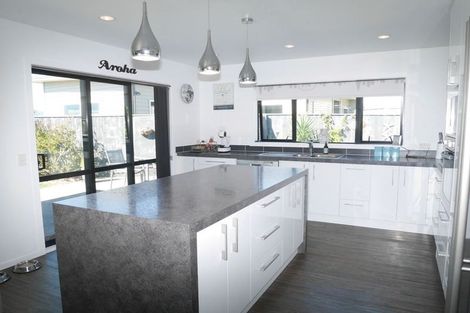 Photo of property in 10 Patterson Lane, Raumati Beach, Paraparaumu, 5032