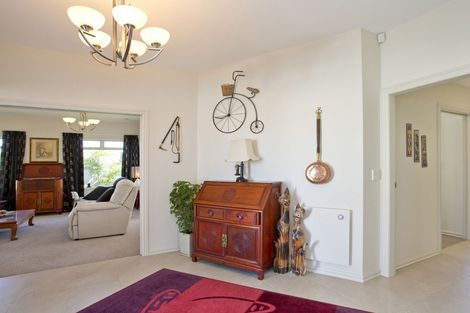 Photo of property in 3 Fairway Grove, Hokowhitu, Palmerston North, 4410