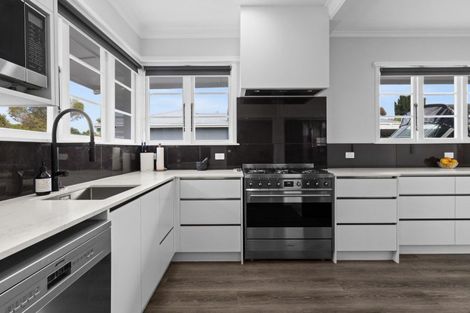 Photo of property in 11 Tom Parker Avenue, Marewa, Napier, 4110