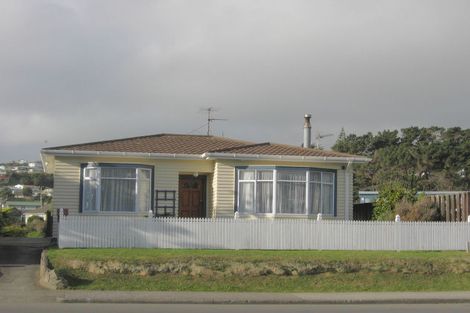Photo of property in 83 Main Road, Titahi Bay, Porirua, 5022