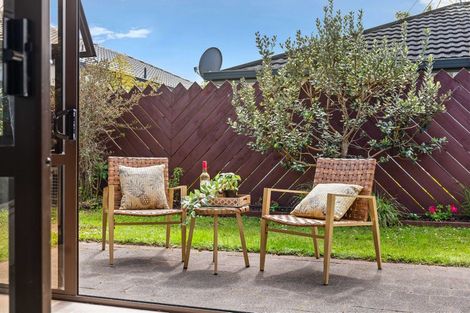 Photo of property in 26 Settlers Grove, Orewa, 0931