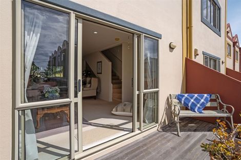 Photo of property in Lakeview Terrace, 1/14 Ambrico Place, New Lynn, Auckland, 0600