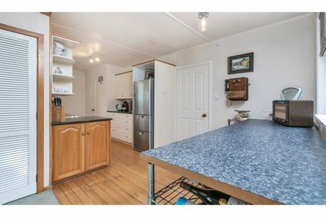 Photo of property in 805 State Highway 16, Waimauku, 0883