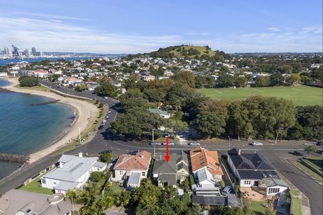 Photo of property in 4 Cheltenham Road, Devonport, Auckland, 0624