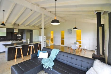 Photo of property in 17 Wonderview Road, Leigh, 0985