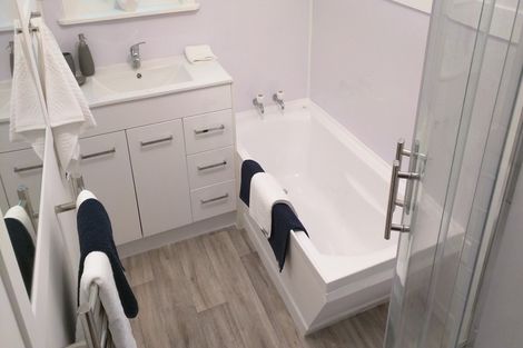 Photo of property in 31 Valley Road, Titirangi, Auckland, 0604