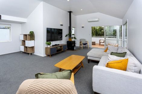 Photo of property in 8 Caversham Drive, Torbay, Auckland, 0630