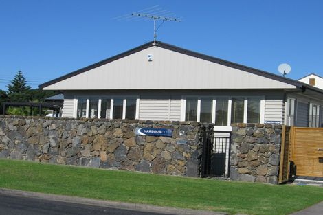 Photo of property in 2 Beach Road, Orewa, 0931