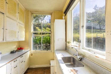 Photo of property in 43 Havelock Road, Hospital Hill, Napier, 4110