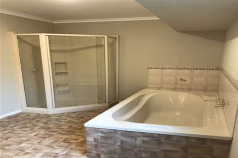 Photo of property in 40 Tralee Terrace, Dannemora, Auckland, 2016