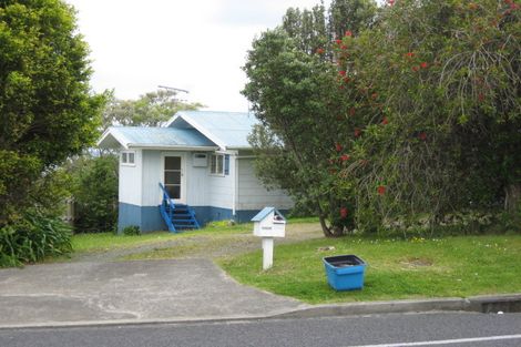 Photo of property in 1324 Whangaparaoa Road, Army Bay, Whangaparaoa, 0930