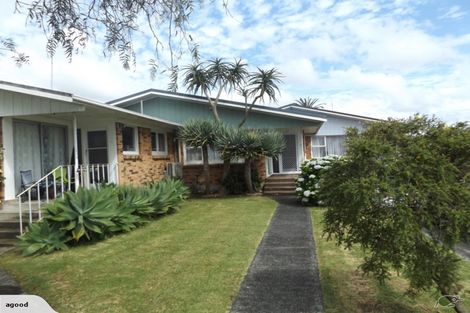 Photo of property in 2/7 Queen Street, Papakura, 2110