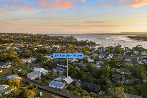 Photo of property in 2/20 Rambler Crescent, Beach Haven, Auckland, 0626