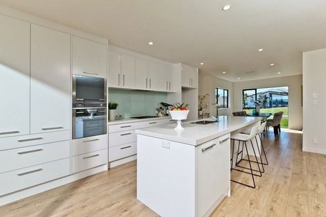 Photo of property in 10 Whaley Greens, Silverdale, 0932