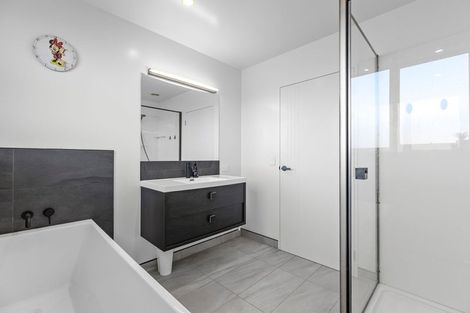 Photo of property in 16 Isthmus Place, Lake Hawea, Wanaka, 9382