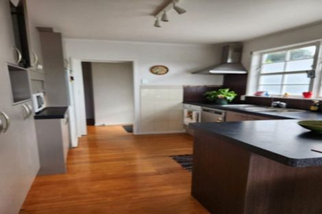 Photo of property in 9 Trosk Place, Waiuku, 2123