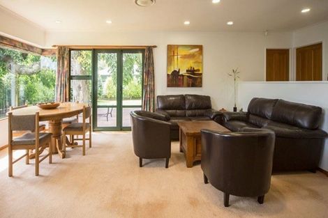 Photo of property in 86 Pahiatua Street, Hokowhitu, Palmerston North, 4410