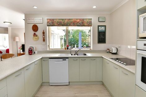 Photo of property in 9 Robinia Place, Snells Beach, 0920