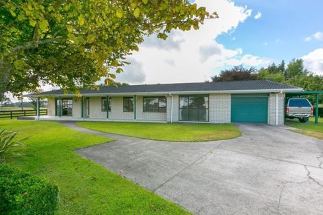 Photo of property in 15 Alfred Road, Egmont Village, New Plymouth, 4371