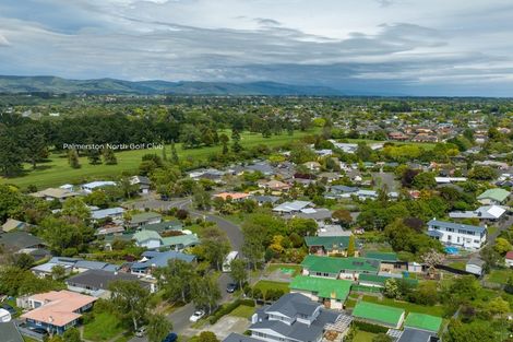 Photo of property in 10 Parkland Crescent, Terrace End, Palmerston North, 4410