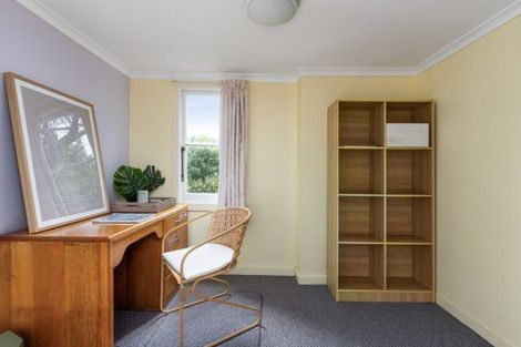 Photo of property in 18 Cobden Road, Bluff Hill, Napier, 4110