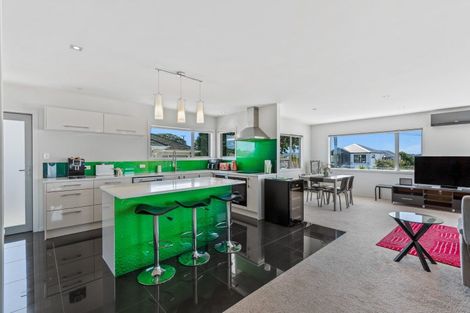 Photo of property in 1/20 Knights Road, Rothesay Bay, Auckland, 0630