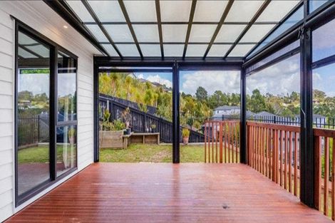 Photo of property in 33 Woodridge Drive, Stanmore Bay, Whangaparaoa, 0932