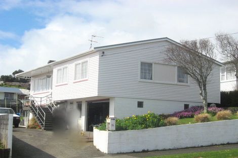 Photo of property in 16 Rospeath Crescent, Spotswood, New Plymouth, 4310