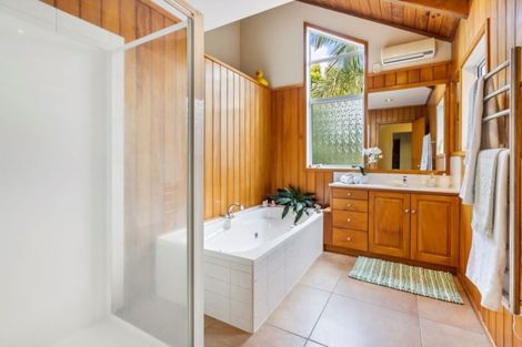 Photo of property in 2/154 Onewa Road, Northcote, Auckland, 0627