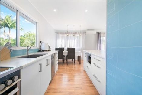 Photo of property in 106 Spinella Drive, Bayview, Auckland, 0629