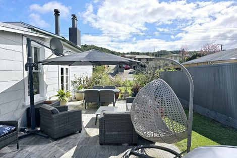 Photo of property in 108 Waikawa Road, Picton, 7220