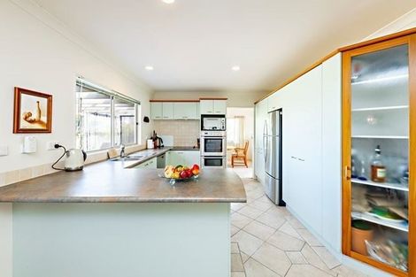 Photo of property in 60 Mt Lebanon Crescent, The Gardens, Auckland, 2105