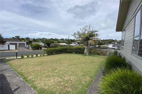 Photo of property in 8 Clensmore Place, Torbay, Auckland, 0630