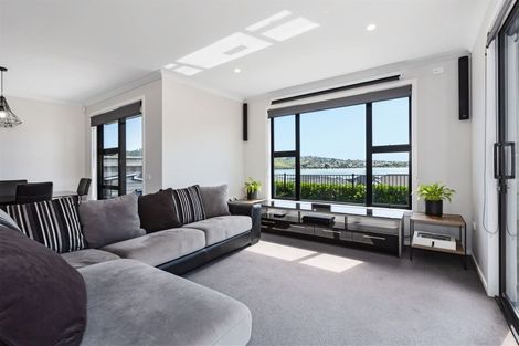 Photo of property in 4 Ihakara Arthur Lane, Aotea, Porirua, 5024