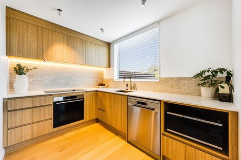 Photo of property in 41 Red Beach Road, Red Beach, 0932