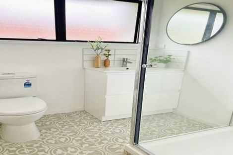 Photo of property in 21 Woodview Rise, Botany Downs, Auckland, 2010