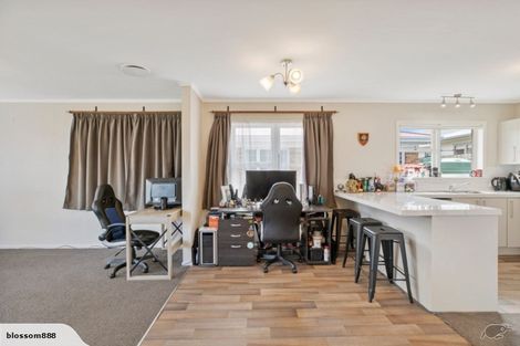 Photo of property in 1/4 Royal Arch Place, Rosehill, Papakura, 2113