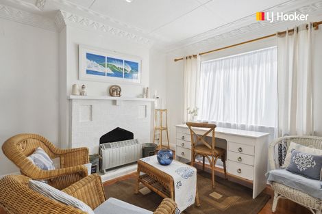 Photo of property in 35 Oxley Crescent, Broad Bay, Dunedin, 9014