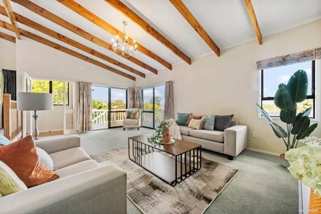 Photo of property in 5 Lagoon Way, West Harbour, Auckland, 0618