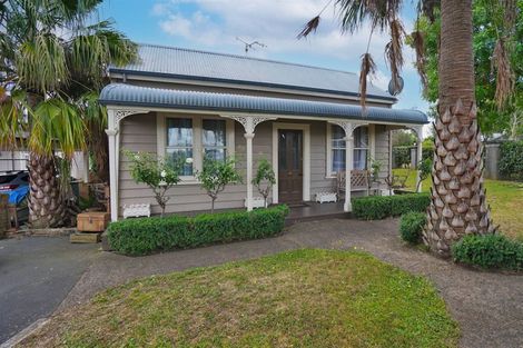 Photo of property in 1 Knighton Road, Hillcrest, Hamilton, 3216