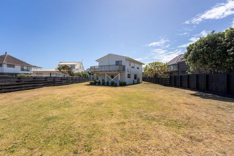 Photo of property in 116 Field Way, Waikanae Beach, Waikanae, 5036
