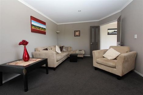 Photo of property in 5 Winslow Court, Huntington, Hamilton, 3210