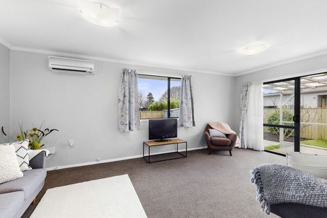 Photo of property in 2/7 Norana Road, Maoribank, Upper Hutt, 5018